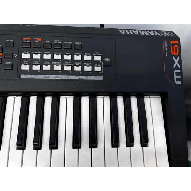 ヤマハ(ヤマハ)のyamaha MX61 ケース付き 楽器の鍵盤楽器(キーボード/シンセサイザー)の商品写真