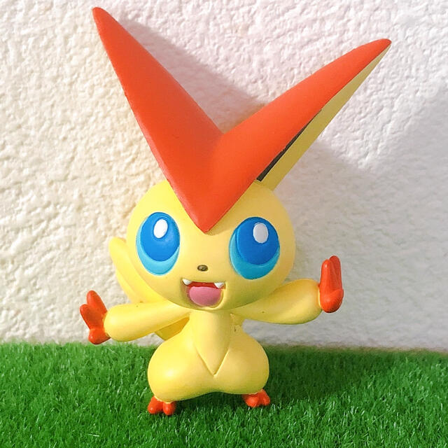 ポケモン(ポケモン)のポケモン モンコレ ビクティニ フィギュア 任天堂 TOMY エンタメ/ホビーのフィギュア(アニメ/ゲーム)の商品写真