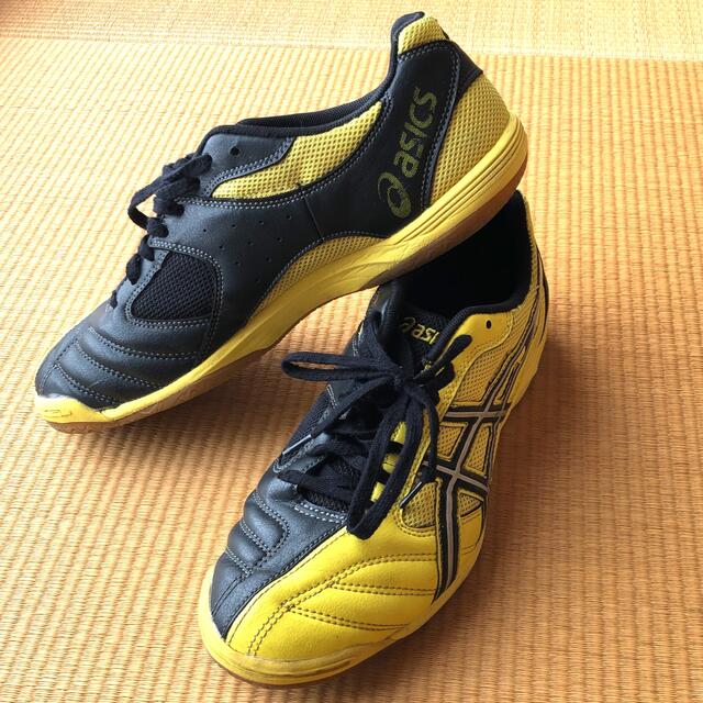 asics(アシックス)のasicsフットサルジュース　26cm スポーツ/アウトドアのサッカー/フットサル(シューズ)の商品写真