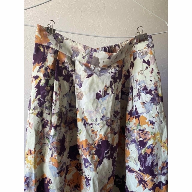 ViS(ヴィス)のVISビス花柄フラワー水彩スカート　ヴィス レディースのスカート(ひざ丈スカート)の商品写真