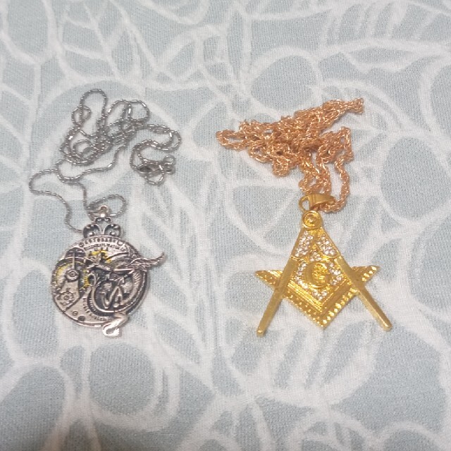 ドラゴンのネックレスとG のネックレスとピラミッドのトップとG のトップのセット メンズのアクセサリー(ネックレス)の商品写真