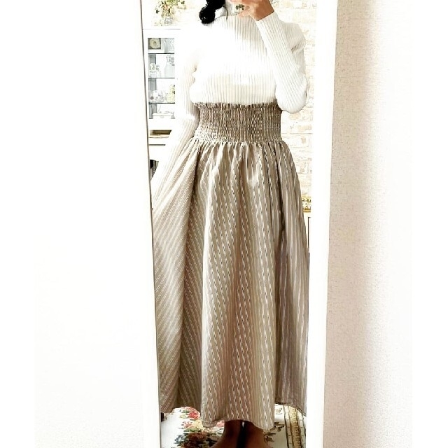 GU(ジーユー)のGU　シャーリング　ロングスカート　ベージュストライプ　Sサイズ レディースのスカート(ロングスカート)の商品写真