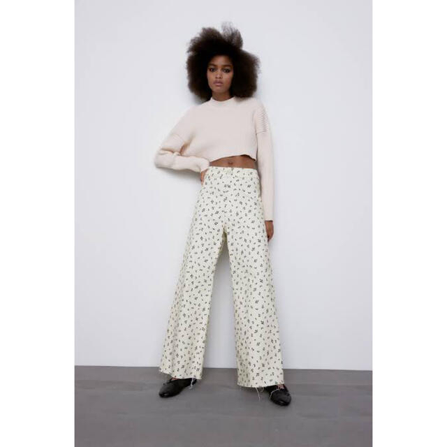 ZARA - ZARA ショート丈ニット WHT Sの通販 by Chamin.shop ZARA - ZARA ショート丈ニット WHT Sの通販 by Chamin.shop