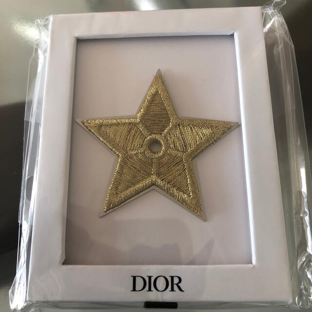 半額品 Diorノベルティ バッジ macktiles.com