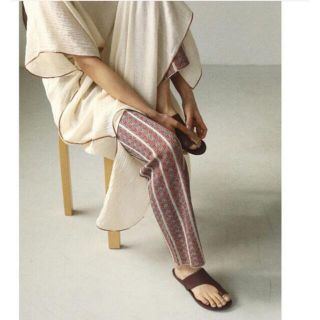 トゥデイフル(TODAYFUL)の【値下げ】TODAYFUL Jacquard Knit Leggings レッド(カジュアルパンツ)