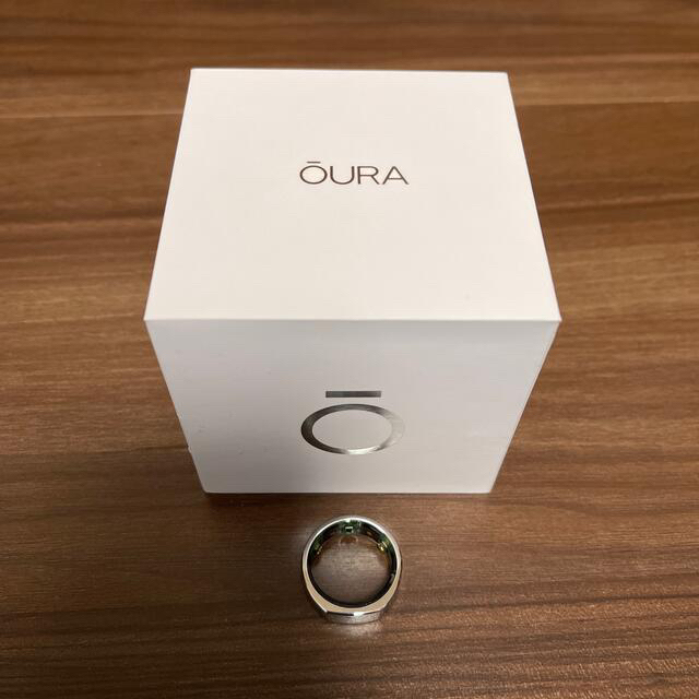 【美品】OURA RING US10 オーラリング シルバー スマホ/家電/カメラの美容/健康(その他)の商品写真