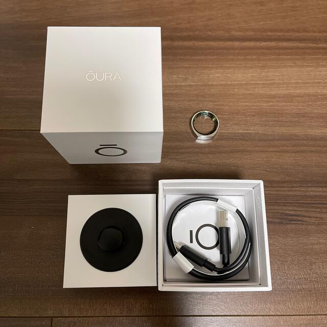 【美品】OURA RING US10 オーラリング シルバー スマホ/家電/カメラの美容/健康(その他)の商品写真