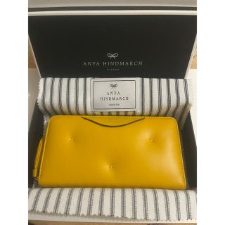 アニヤハインドマーチ(ANYA HINDMARCH)のさらにお得な価格！【新品】長財布 : イエローでクッション性のあるデザイン(財布)