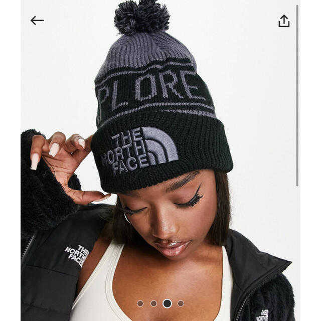 THE NORTH FACE(ザノースフェイス)の【海外限定】新品　ノースフェイス　レトロ　ポンポン　ビーニー　ブラック　グレー メンズの帽子(ニット帽/ビーニー)の商品写真
