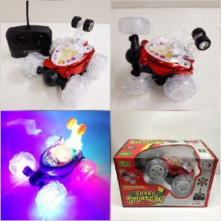 ◆新品◆LEDライト付　回転ラジコンカー　レッド(トイラジコン)