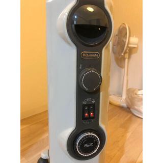 デロンギ(DeLonghi)のデロンギ（DeLonghi）オイルヒーターHJ0812(オイルヒーター)