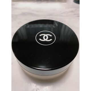 シャネル(CHANEL)のシャネル プードゥル ユニヴェルセル リーブル 20 クレール(フェイスパウダー)