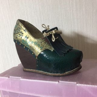 ジェフリーキャンベル(JEFFREY CAMPBELL)のジェフリー・キャンベル チャイナ風？ ブリティッシュ ウエッジソール パンプス(ハイヒール/パンプス)