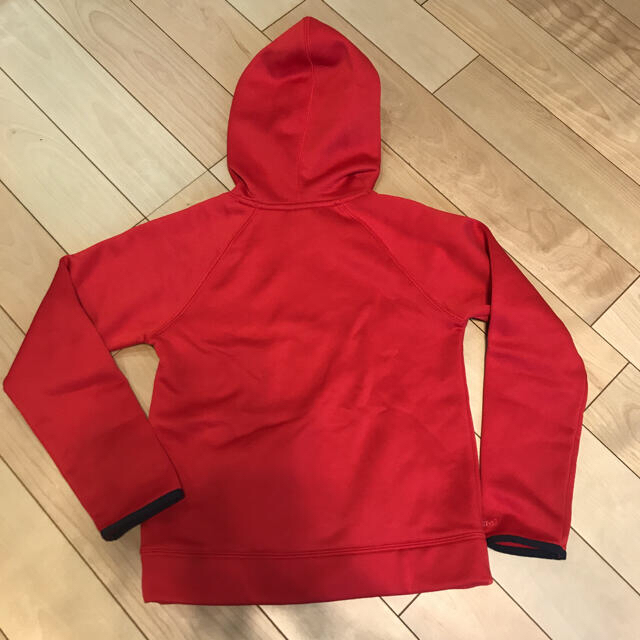 UNDER ARMOUR(アンダーアーマー)の【アンダーアーマー 】キッズ　パーカー　レッド　YSM キッズ/ベビー/マタニティのキッズ服男の子用(90cm~)(ジャケット/上着)の商品写真