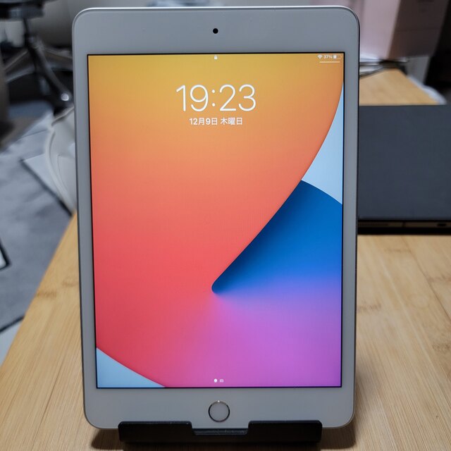 【美品】iPad mini 第5世代 64 wifi シルバー ケース付き