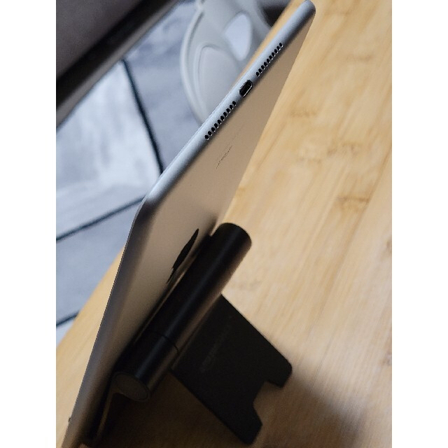 【美品】iPad mini 第5世代 64 wifi シルバー ケース付き 7