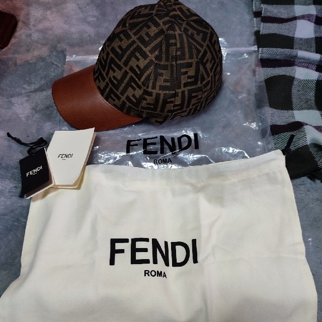 FENDI(フェンディ)のFendi キャップ リバーシブル フリーサイズ メンズの帽子(キャップ)の商品写真