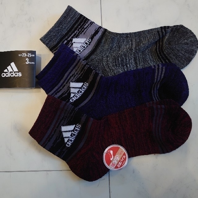 adidasアディダス　ソックス　3足セット23〜25cm キッズ/ベビー/マタニティのキッズ/ベビー/マタニティ その他(その他)の商品写真