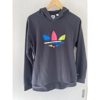 アディダス(adidas)の【新品未使用】adidasパーカー⭐︎レディースS キッズ170cm(Tシャツ/カットソー)