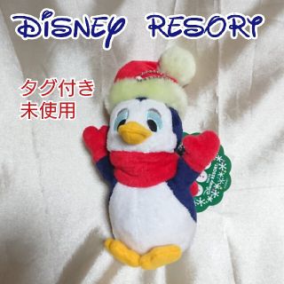 ディズニー(Disney)のディズニーリゾート 2011 クリスマス パブロ ぬいぐるみ バッジ 未使用(キャラクターグッズ)