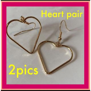 【新品未使用】Heart ♡2pcsハート揺れるペアゴールドピアス(ピアス)