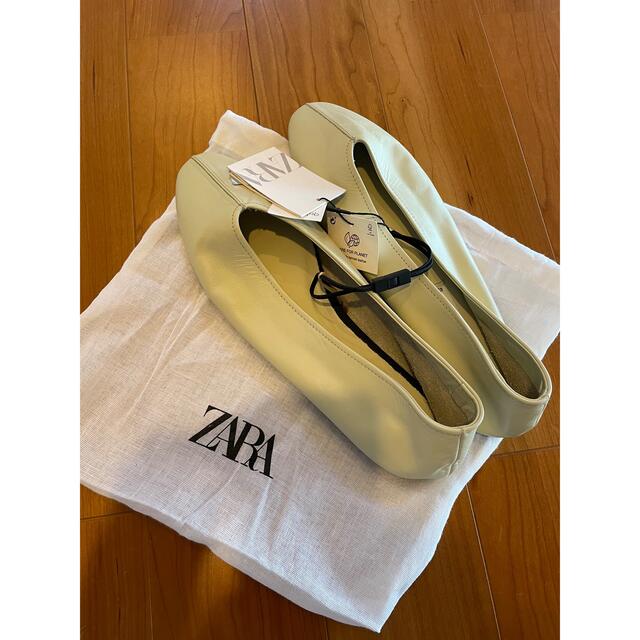 ZARA(ザラ)のZARA パンプス フラットシューズ　バレエシューズ レディースの靴/シューズ(バレエシューズ)の商品写真