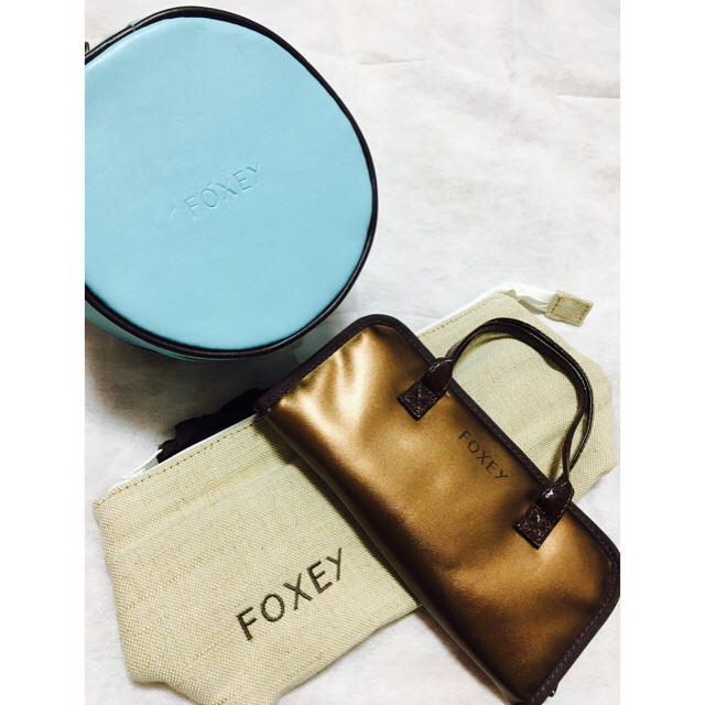 FOXEY(フォクシー)のFOXEY♡ノベルティーポーチセット レディースのファッション小物(ポーチ)の商品写真