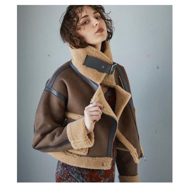 Juemi Seam Tape Short Mouton Jacket レディースのジャケット/アウター(ムートンコート)の商品写真