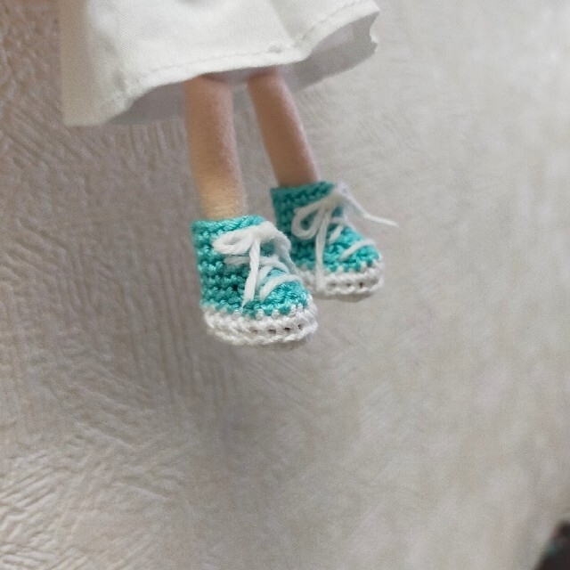 マリマユ様専用　　イーマリーちゃんスニーカータイプお靴 ハンドメイドのぬいぐるみ/人形(あみぐるみ)の商品写真