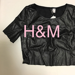 エイチアンドエム(H&M)のSALE❤︎レザー風カットソー❤︎新品❤︎(カットソー(半袖/袖なし))
