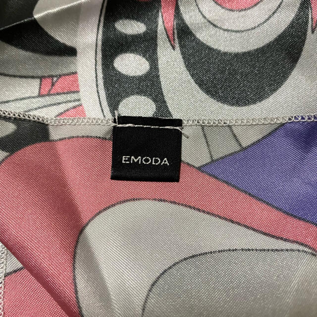 EMODA(エモダ)のEMODA & MURUAのスカーフ レディースのファッション小物(バンダナ/スカーフ)の商品写真