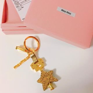 ミュウミュウ(miumiu)のmiu miu  星型キーホルダー(キーホルダー)