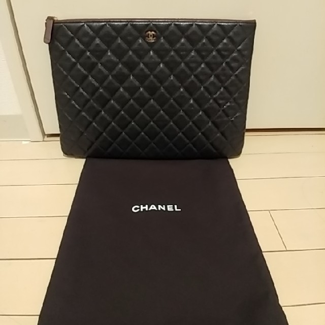 CHANELビッグロゴ クラッチ-
