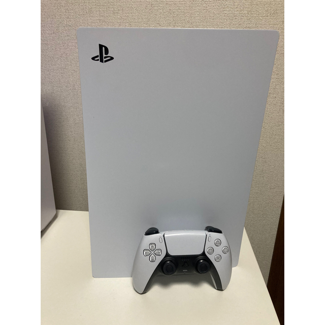 PlayStation(プレイステーション)のPS5 デジタルエディション エンタメ/ホビーのゲームソフト/ゲーム機本体(家庭用ゲーム機本体)の商品写真