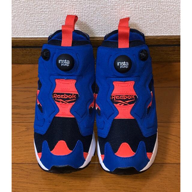 Reebok(リーボック)の美品 REEBOK PUMP FURY OG NM 23cm レッド ブラック レディースの靴/シューズ(スニーカー)の商品写真