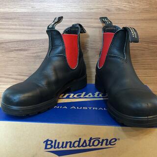 ブランドストーン(Blundstone)のUK4 ブランドストーン　ブラック&レッド(ブーツ)