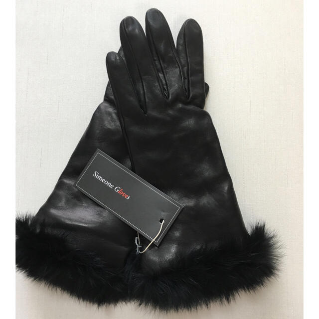リリベルさま専用 simeone gloves ファー付き革手袋 新品 レディースのファッション小物(手袋)の商品写真