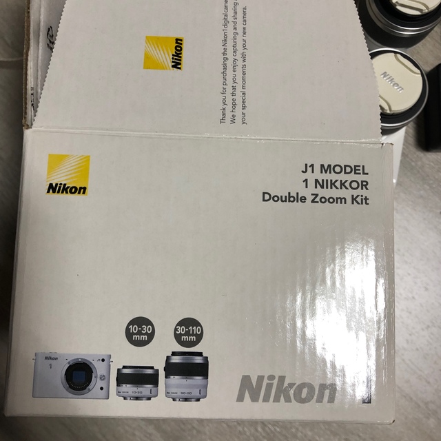 Nikon ミラーレス一眼　ダブルレンズ 1