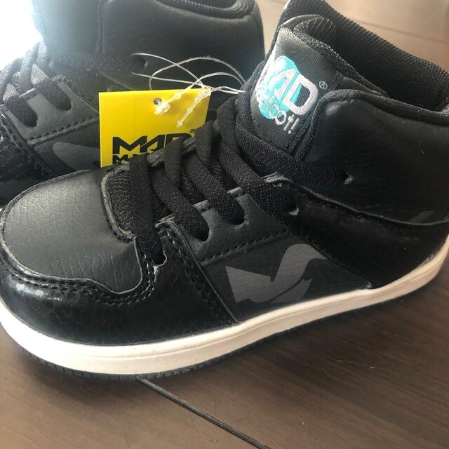 DC SHOES(ディーシーシューズ)の子供スニーカー　靴　17センチ　MAD キッズ/ベビー/マタニティのキッズ靴/シューズ(15cm~)(スニーカー)の商品写真