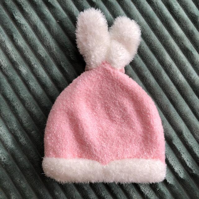 新品ニット帽　ピンクのうさぎ　帽子　赤ちゃん　女の子 キッズ/ベビー/マタニティのこども用ファッション小物(帽子)の商品写真