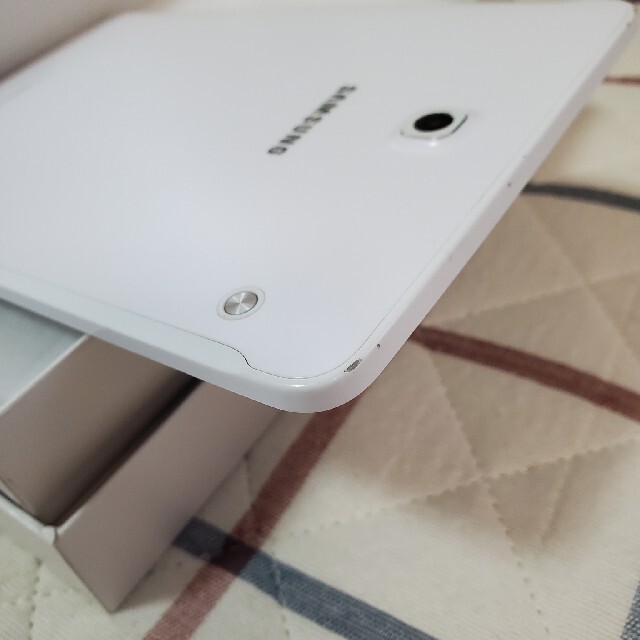 SAMSUNG(サムスン)のsamusung Galaxy Tab S2 8.0 SM-T713(白) スマホ/家電/カメラのPC/タブレット(タブレット)の商品写真