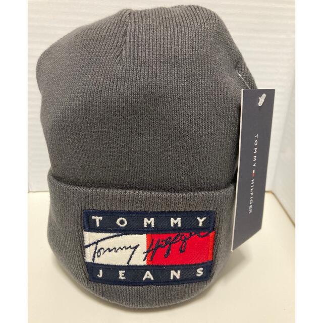 TOMMY HILFIGER(トミーヒルフィガー)の新品未使用！　トミーヒルフィガー　キッズ　ニット帽　グレー キッズ/ベビー/マタニティのこども用ファッション小物(帽子)の商品写真