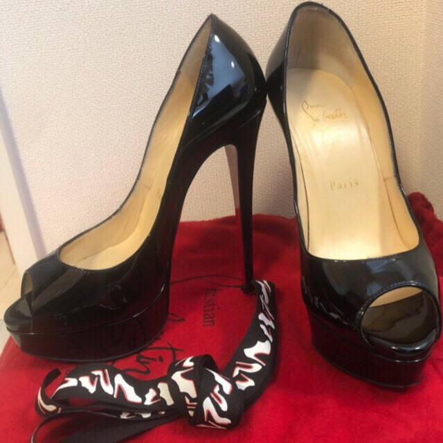 Christian Louboutin(クリスチャンルブタン)のクリスチャンルブタン　LADYPEEP 36.5 BLACK 中古品 レディースの靴/シューズ(ハイヒール/パンプス)の商品写真