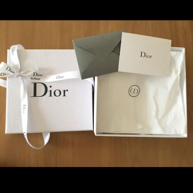 Dior ディオール 美品 ギフトボックス 大 メッセージカード　封筒付き♡ レディースのバッグ(ショップ袋)の商品写真