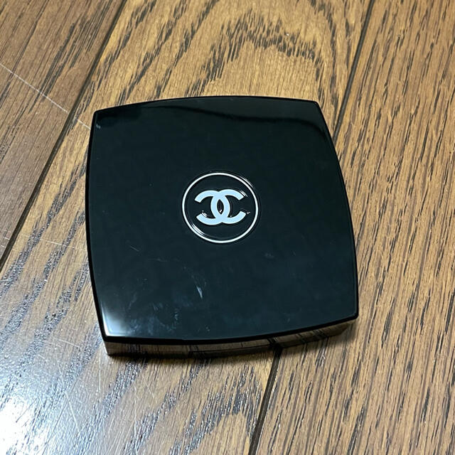 CHANEL(シャネル)のCHANEL レキャトルオンブルアイシャドウ コスメ/美容のベースメイク/化粧品(アイシャドウ)の商品写真