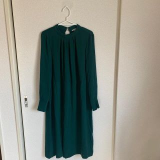 エイチアンドエム(H&M)のＨ＆Ｍ ワンピース 42サイズ 緑(ひざ丈ワンピース)