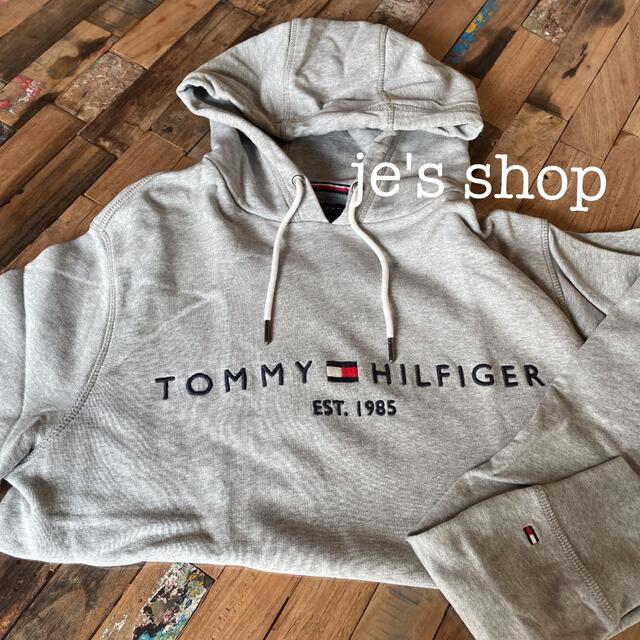 TOMMY HILFIGER - 新品TOMMY HILFIGERベーシックロゴ パーカーの通販