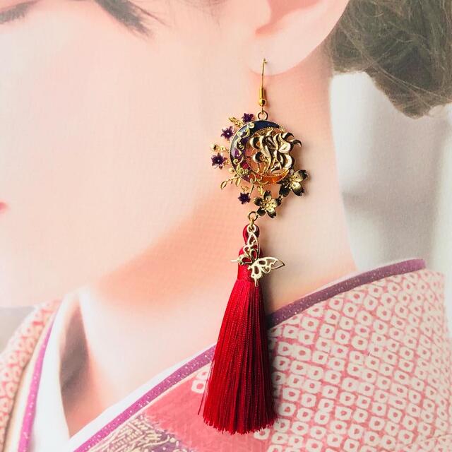 彼岸花柄の狐面と鬼灯と九尾狐、タッセルの和風ピアス 彼岸花柄の狐面と鬼灯と九尾狐、タッセルの和風ピアス