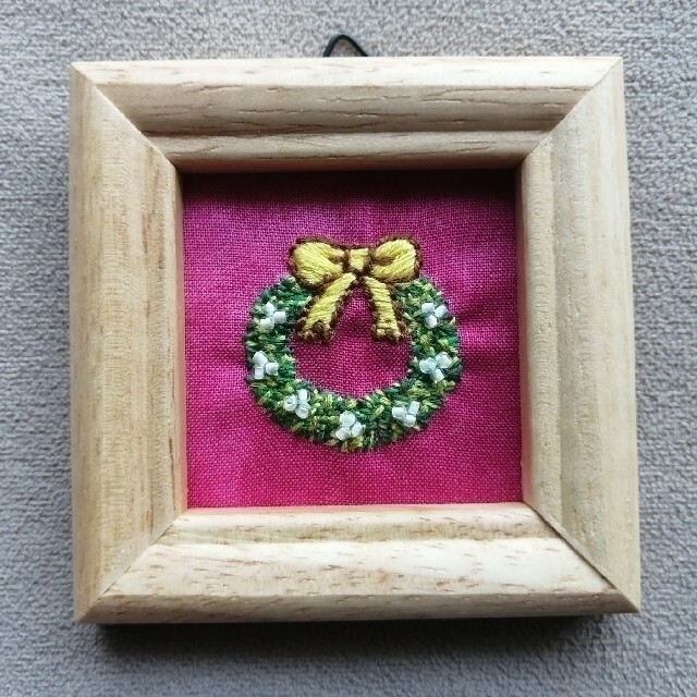 刺繍フレーム クリスマスリース リボン ビーズ ハンドメイド 壁掛け