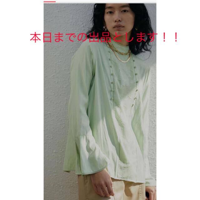 Ameri VINTAGE(アメリヴィンテージ)の【本日までの出品】Ameri vintage  button blouse  レディースのトップス(シャツ/ブラウス(長袖/七分))の商品写真